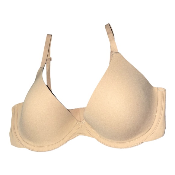 SKIMS Cream Seamless T-Shirt Bra - Picture 5 of 6